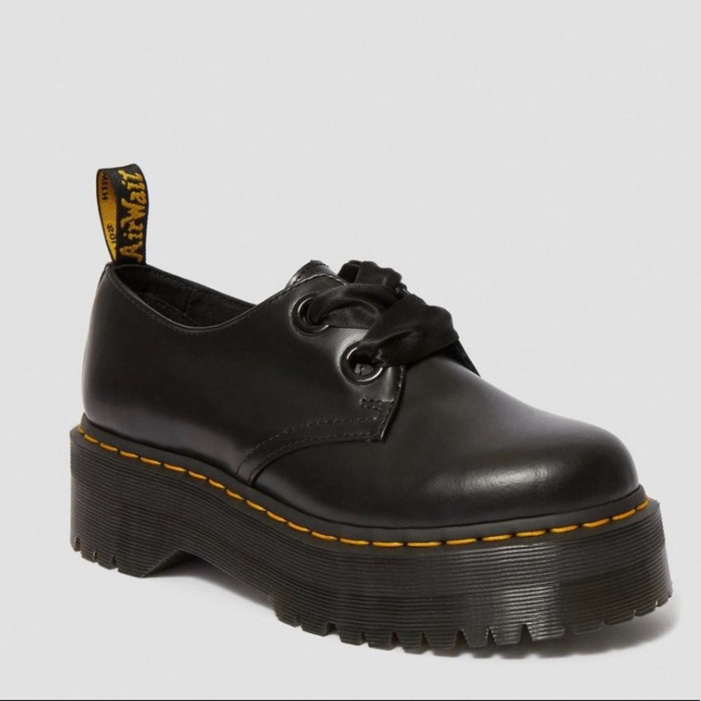 Dr. Martens HOLLY BUTTERO platform black shoes.